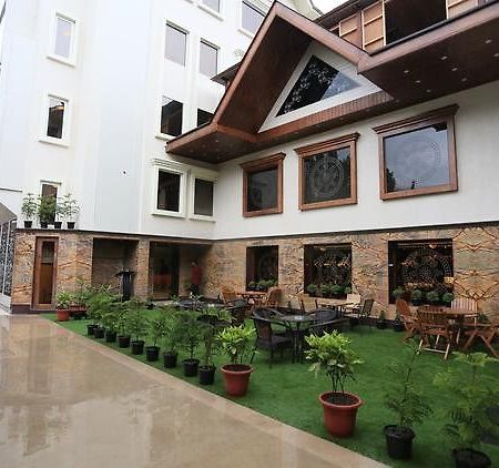 Hotel Ch2 Srinagar  Exterior photo